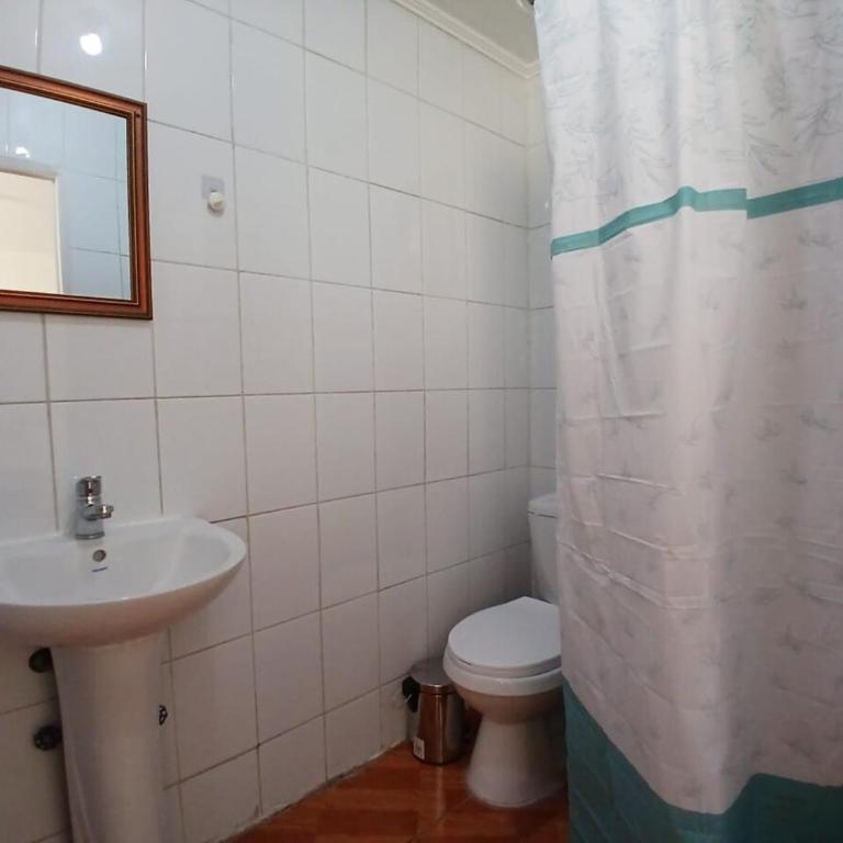 Casa hostal - Eight-Bedroom House - 2