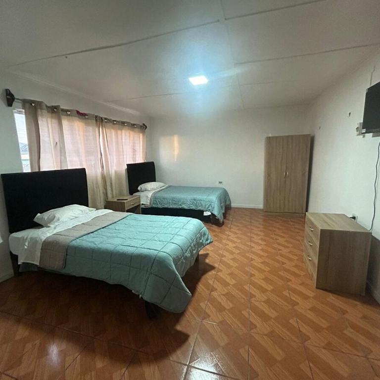 Casa hostal - Eight-Bedroom House - 7