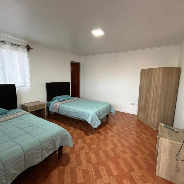 Casa hostal - Eight-Bedroom House - 15