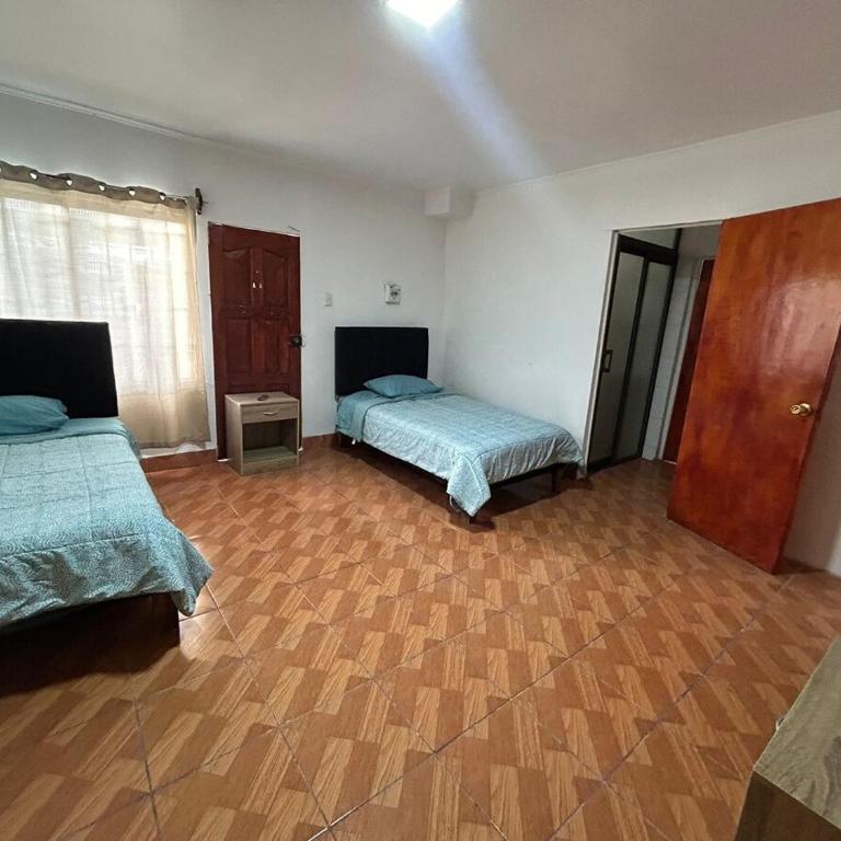Casa hostal - Eight-Bedroom House - 21