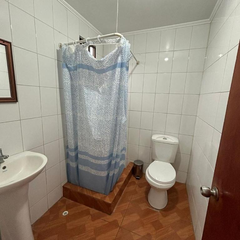 Casa hostal - Eight-Bedroom House - 25