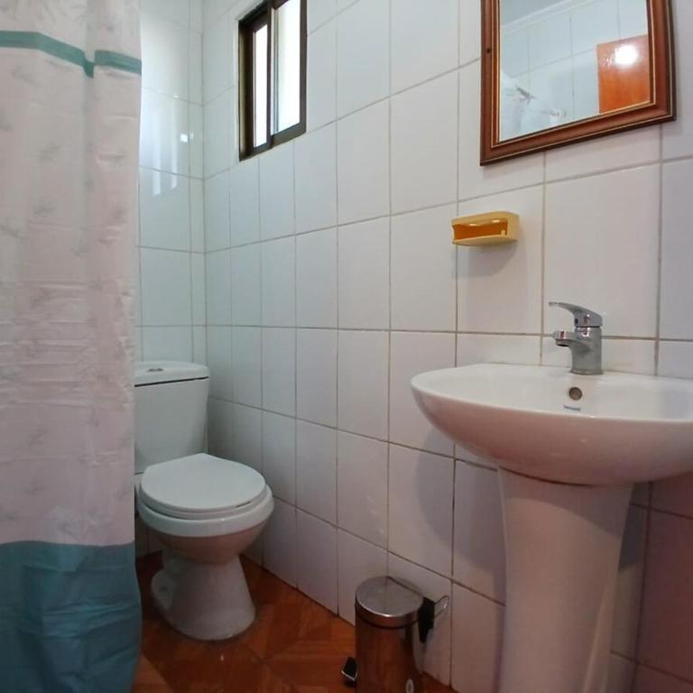 Casa hostal - Eight-Bedroom House - 28