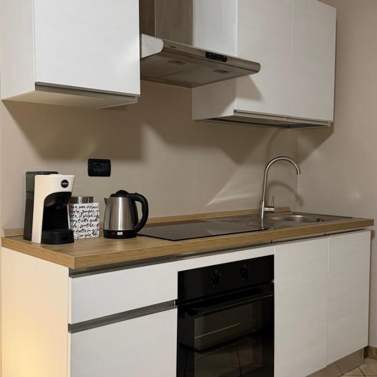 Turin Bicerin White - Studio Apartment with One Double Bed - 3