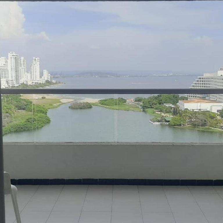 Apartamento Tres Carabelas El Laguito - Two-Bedroom Deluxe Apartment with Ocean View - 2