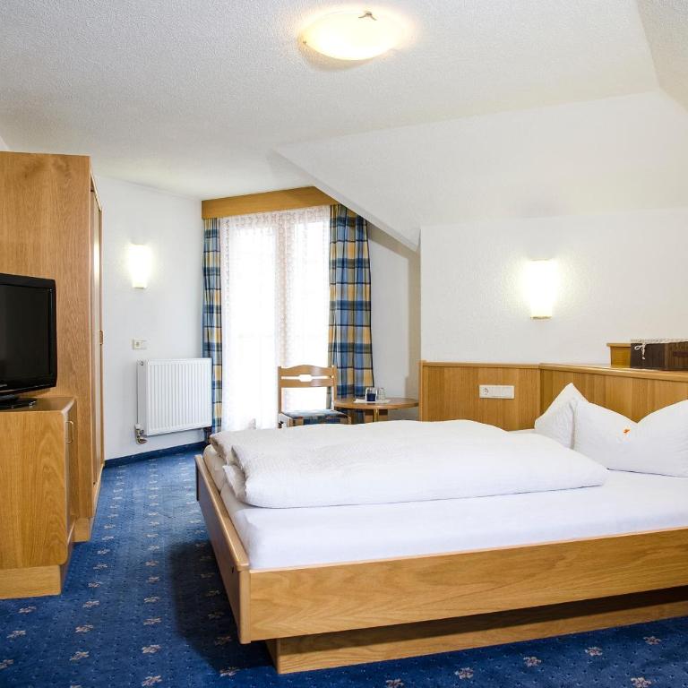 Hotel Idhof - Doppelzimmer mit Balkon - 5