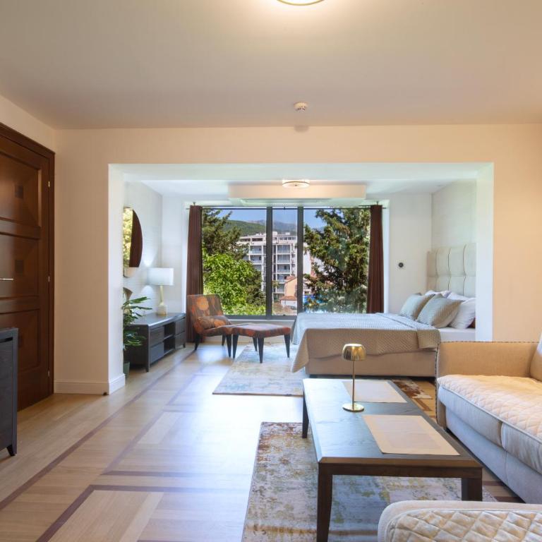 Torch Apartments - Studio - 4