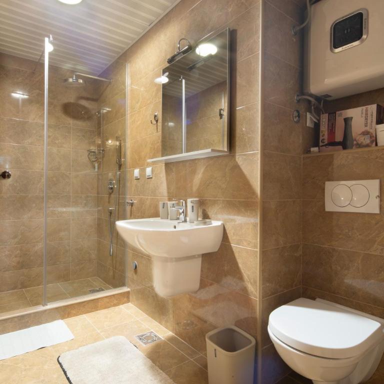 Torch Apartments - Studio - 5