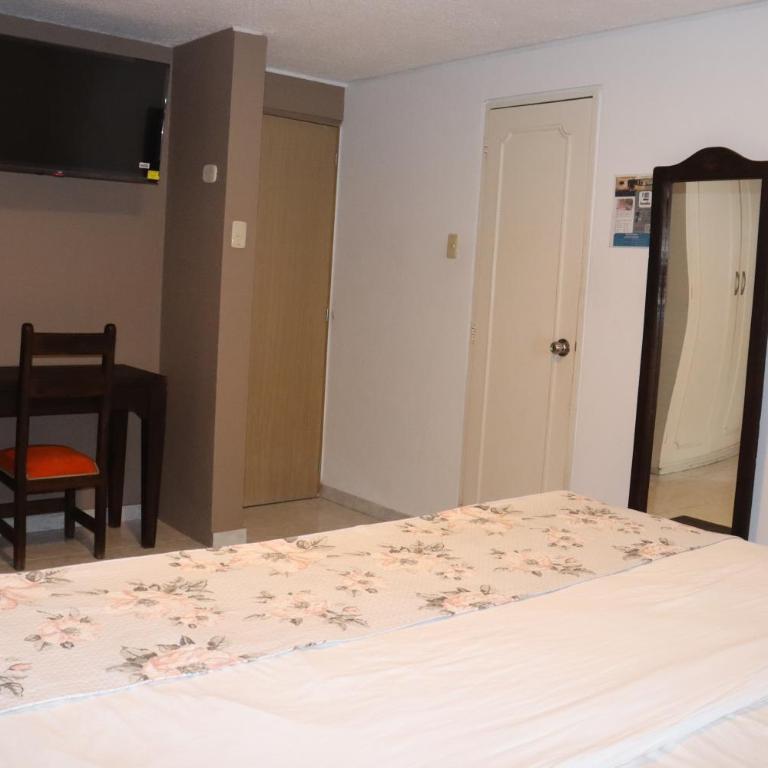 Hotel Inambu Villavicencio - Deluxe King Room - 8