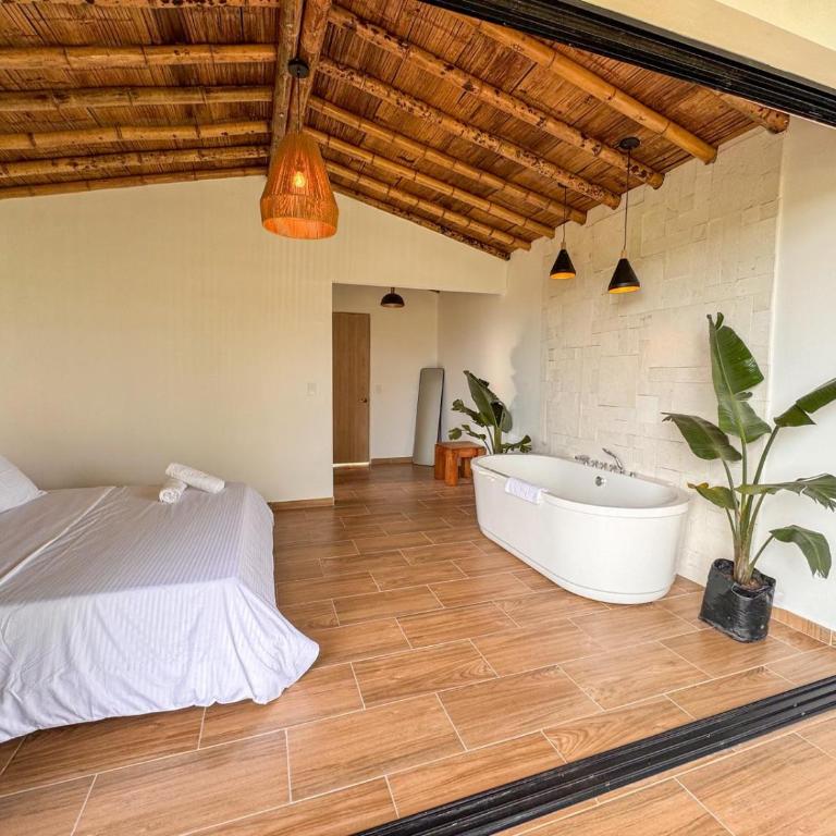 Tukawa - Queen Suite with Spa Bath - 4