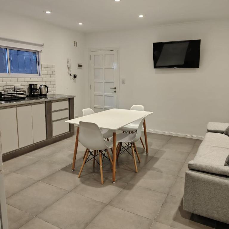 Departamento 3 ambientes a estrenar a 3 cuadras de la playa con cochera - Two-Bedroom Apartment - 9