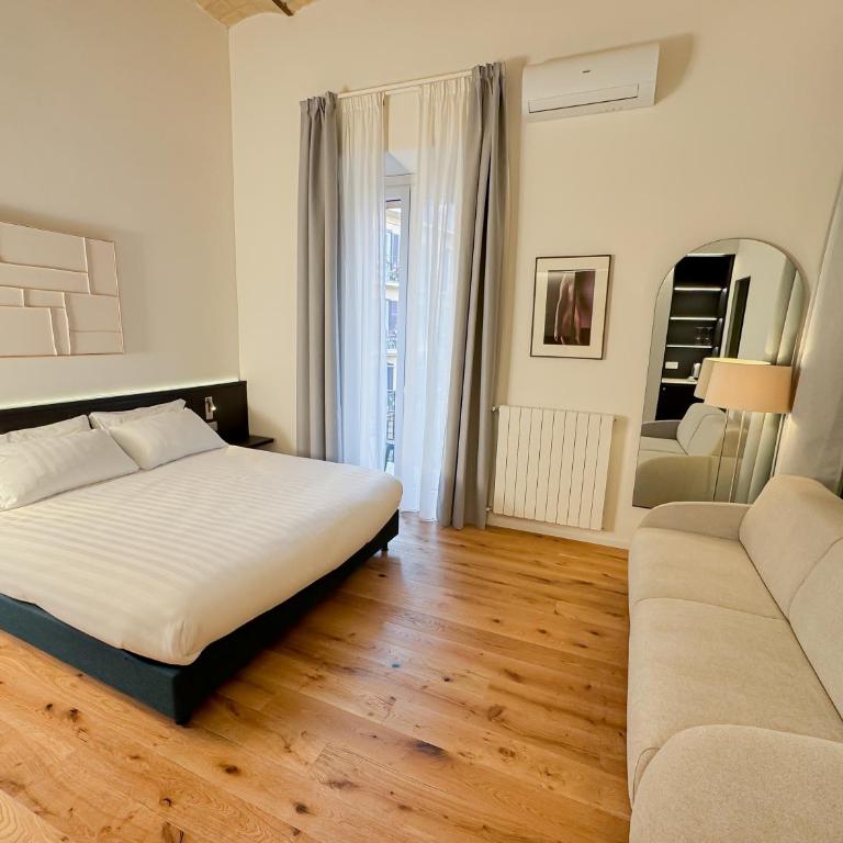 Eternal Suites Rome - Camera King con Balcone - 6