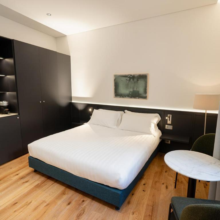 Eternal Suites Rome - Camera King Deluxe - 6