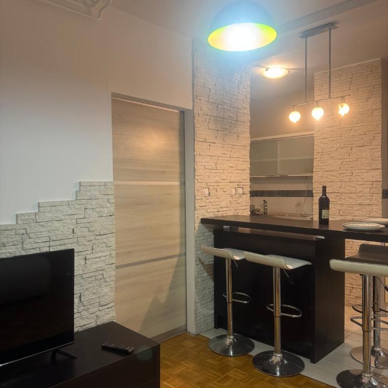 Jolie - One-Bedroom Apartment - 5