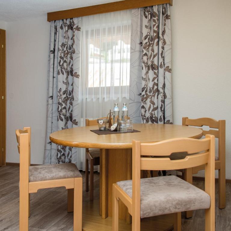 Hotel Idhof - Apartment mit 2 Schlafzimmern und Balkon - 4