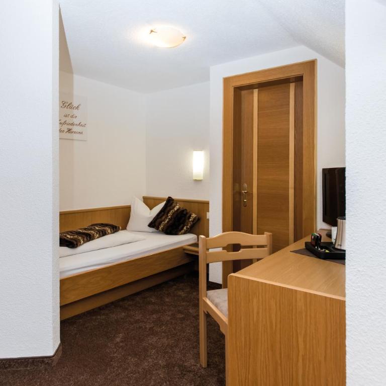 Hotel Idhof - Einzelzimmer mit Balkon - 2