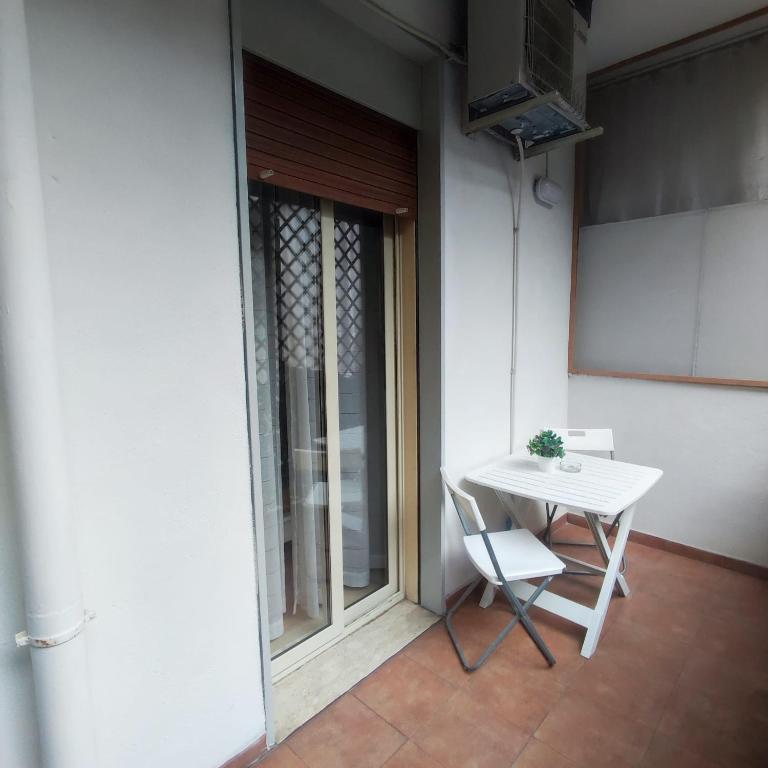 Maralbé Guest House - Double Room with Balcony - 7
