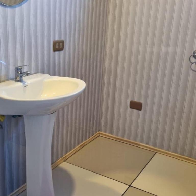 Arriendo por día en castro - Casa de 5 dormitorios - 14