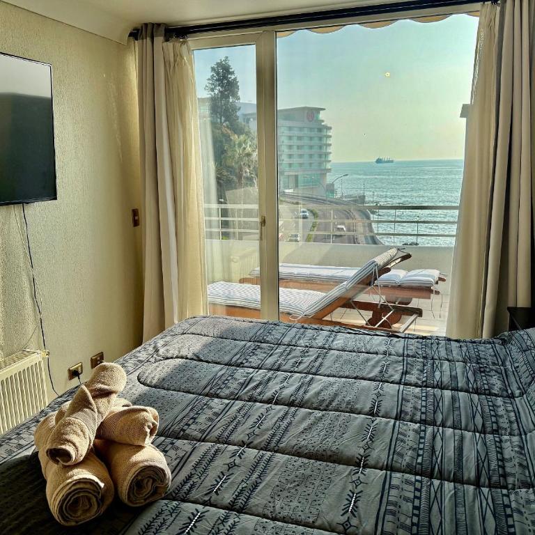 Exclusive Oceanfront Apartment - Apartment - 17