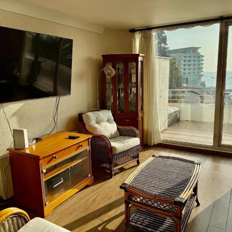 Exclusive Oceanfront Apartment - Apartment - 33
