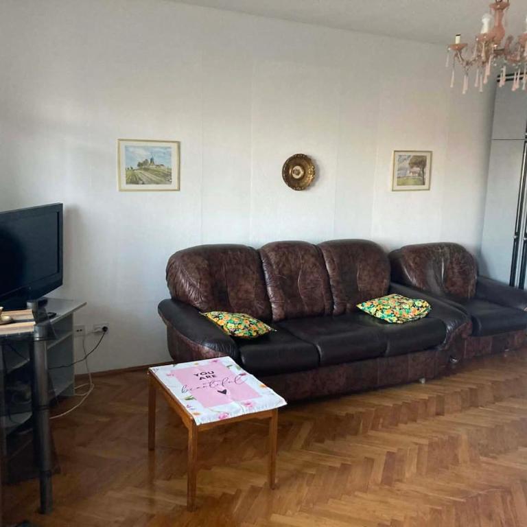 VukTas - Apartment with View and Balcony - 6