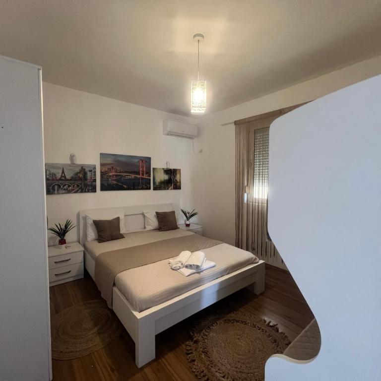 LuxuryHomeUlcinj2 - Three-Bedroom Home - 11