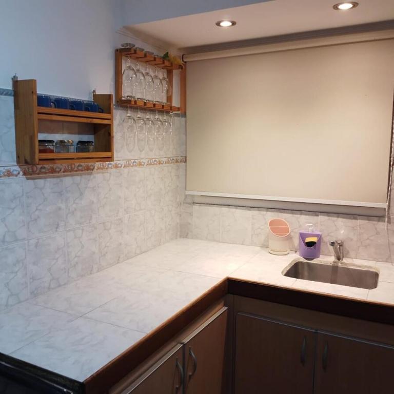 Casa con extenso parque en barrio Las Dalias - Casa de 3 dormitorios - 9