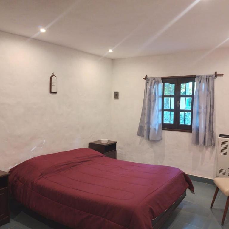 Casa con extenso parque en barrio Las Dalias - Casa de 3 dormitorios - 16