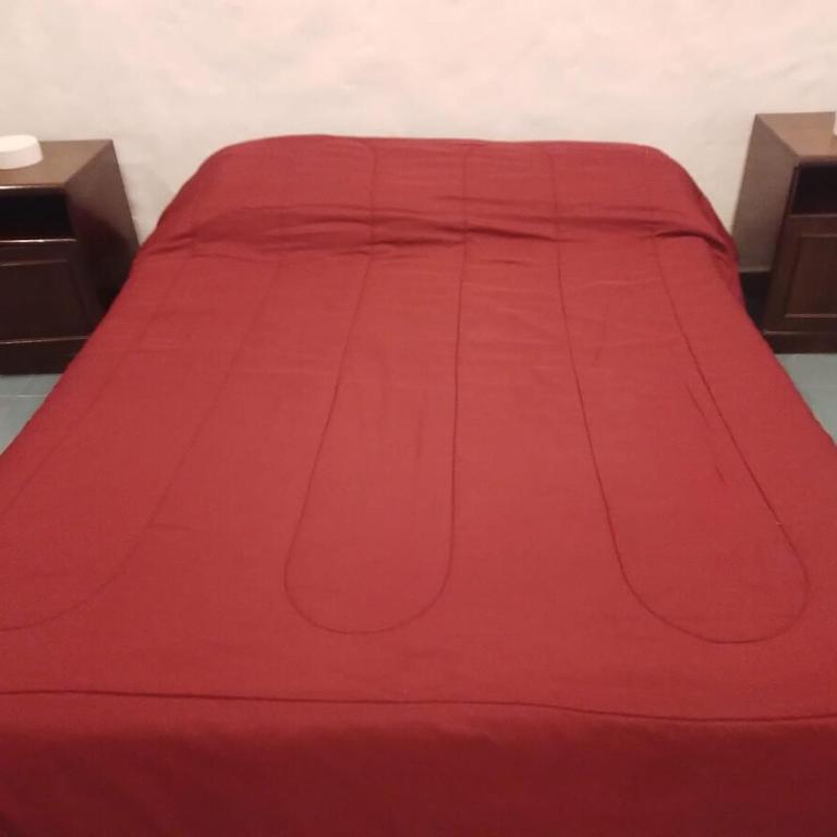 Casa con extenso parque en barrio Las Dalias - Casa de 3 dormitorios - 18