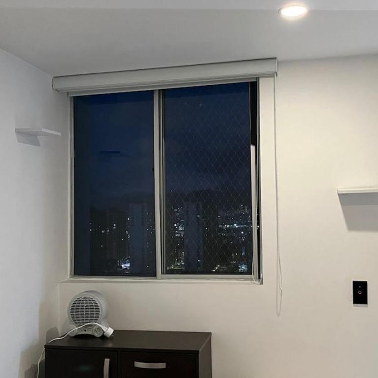 Increíble vista a la ciudad desde piso 18 Apartamento con Alexa - Two-Bedroom Apartment with View - 14