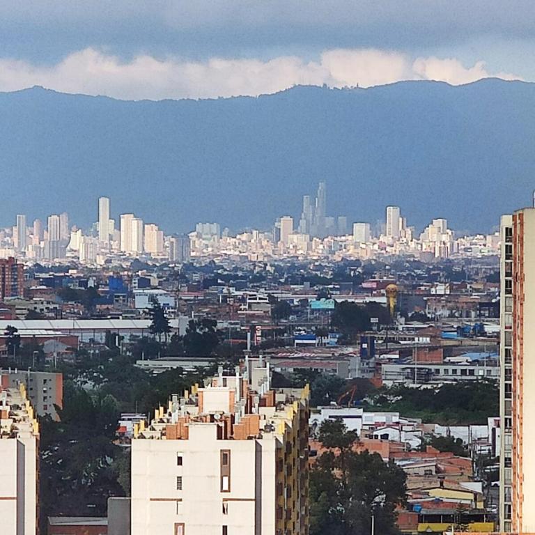 Increíble vista a la ciudad desde piso 18 Apartamento con Alexa - Two-Bedroom Apartment with View - 11