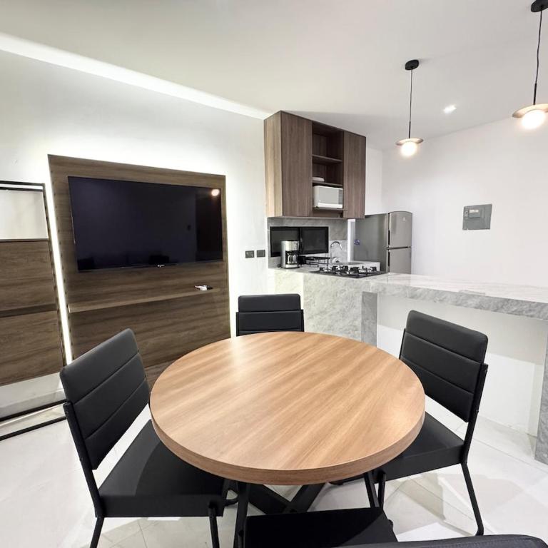 Modern Family Apartment near to the Airport - Two-Bedroom Apartment - 4