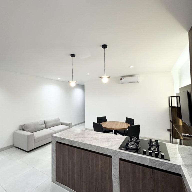 Modern Family Apartment near to the Airport - Two-Bedroom Apartment - 8