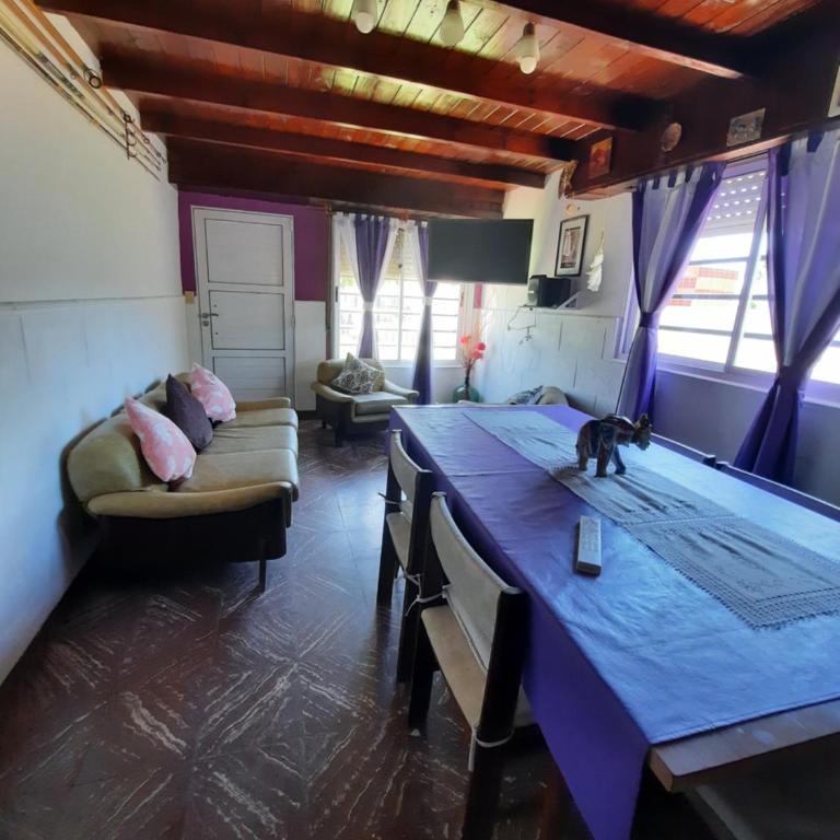 Casa cómoda y familiar - Two-Bedroom House - 4