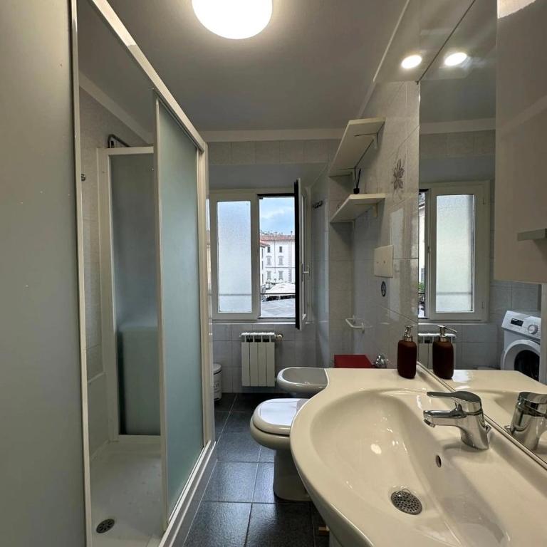 Como Lake, lakefront 30m - Three-Bedroom Apartment - 4