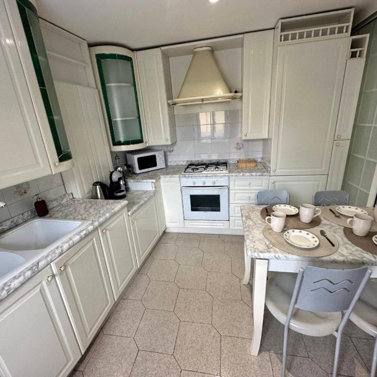 Como Lake, lakefront 30m - Three-Bedroom Apartment - 11