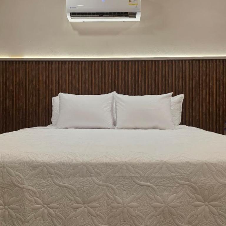 Hotel Casa La Tablada Aeropuerto - Family Room - 1
