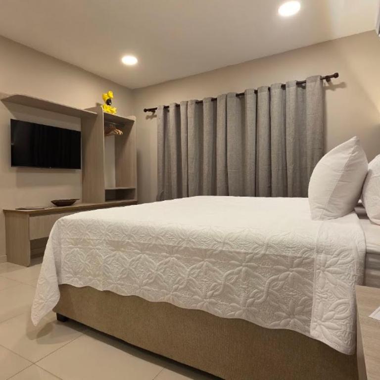 Hotel Casa La Tablada Aeropuerto - Family Room - 3