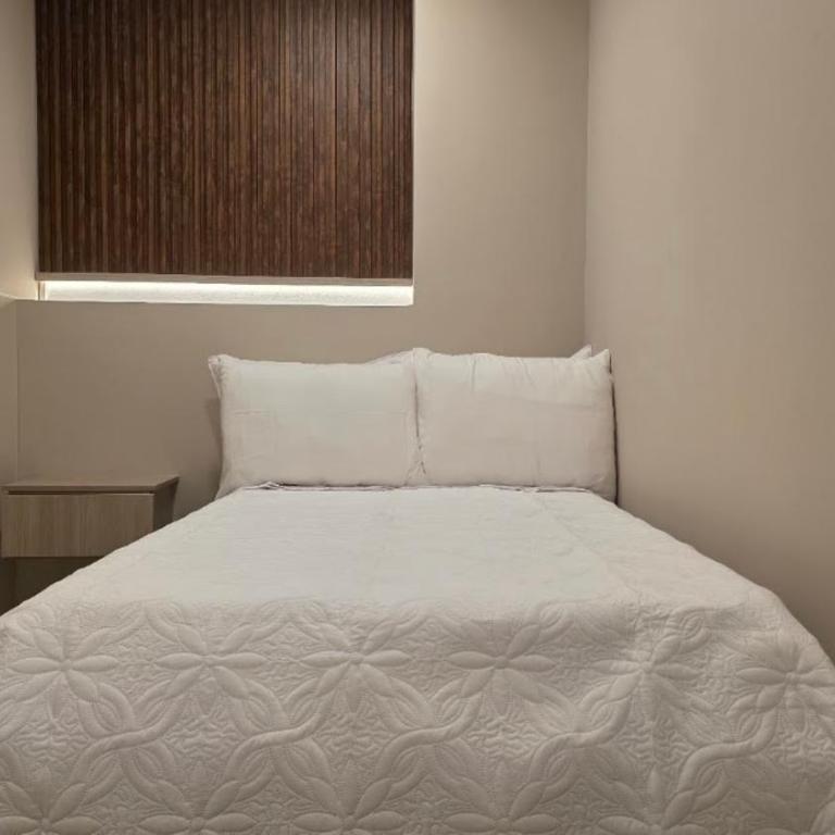 Hotel Casa La Tablada Aeropuerto - Family Room - 7