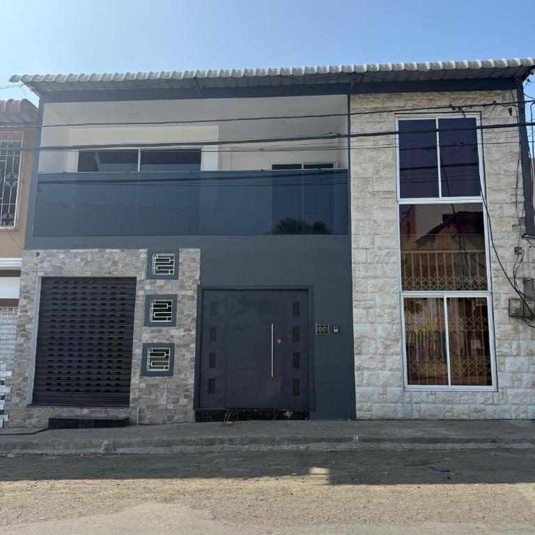 Jeanael suites 2 - Two-Bedroom Apartment - 2
