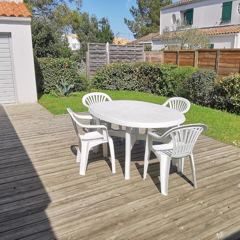 Maison sous les pins pour 5 pers, terrasse, parking à La Tranche-sur-Mer - FR-1-194-363 - Maison de Vacances - 16