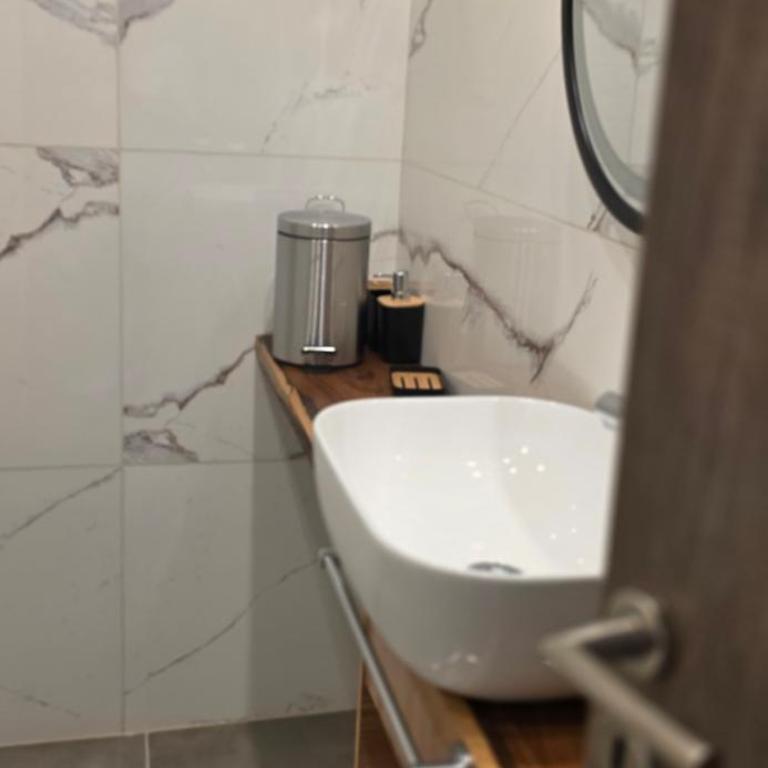 Complejokilka - Three-Bedroom Apartment - 9