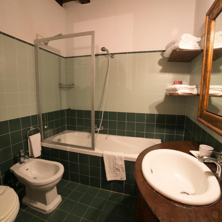 Hotel Henry's House - Camera Matrimoniale con Vista Mare Parziale - 1
