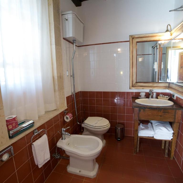 Hotel Henry's House - Camera Matrimoniale - 15