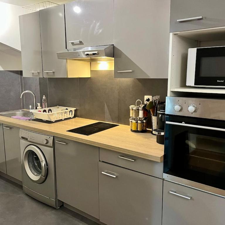 T2 spacieux en hyper centre pour 1 à 5 personnes - Two-Bedroom Apartment - 9
