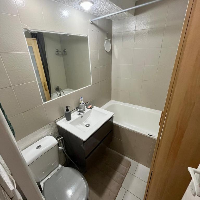 T2 spacieux en hyper centre pour 1 à 5 personnes - Two-Bedroom Apartment - 16