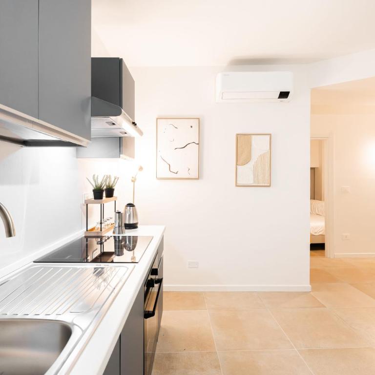 Fortana Apartment in the Heart of Bologna - Three-Bedroom Apartment with View - 8