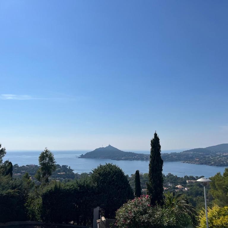 Sea view House beach on foot Côte d'Azur - Three-Bedroom House - 39