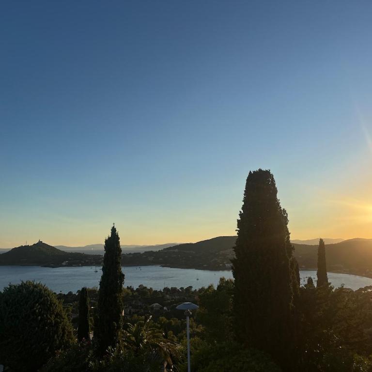 Sea view House beach on foot Côte d'Azur - Three-Bedroom House - 46