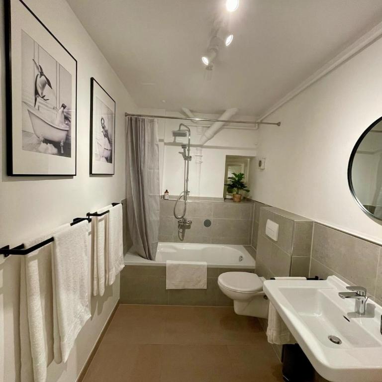 Apartment with Kitchen, Conservatory, Rain Shower - Two-Bedroom Superior Apartment - 9