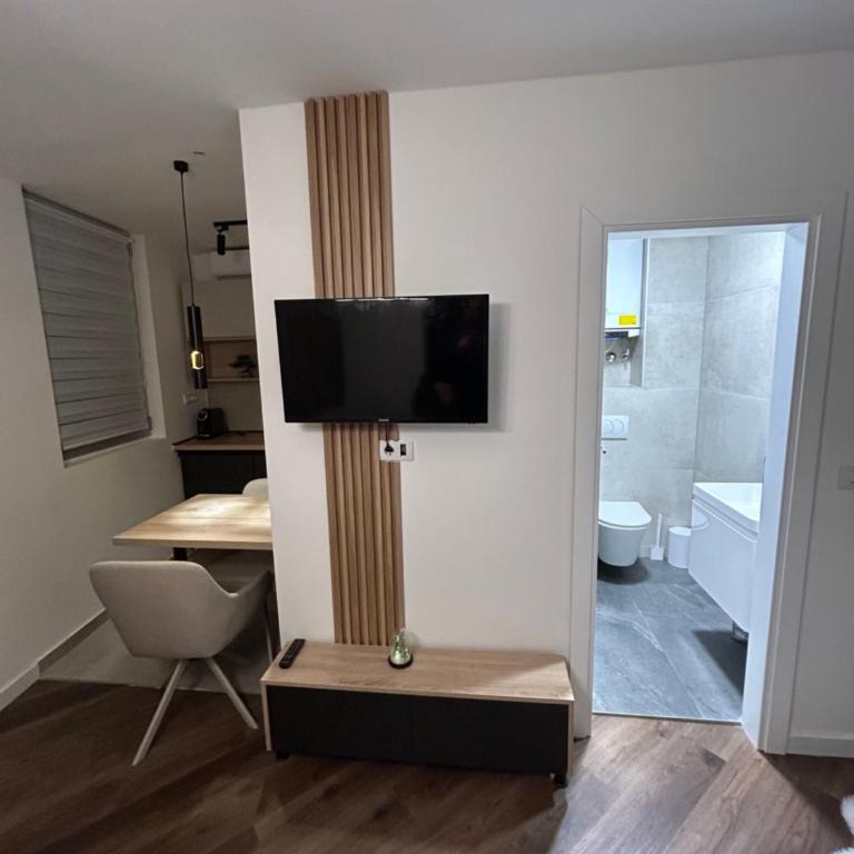 briliNIGHT - One-Bedroom Apartment - 10